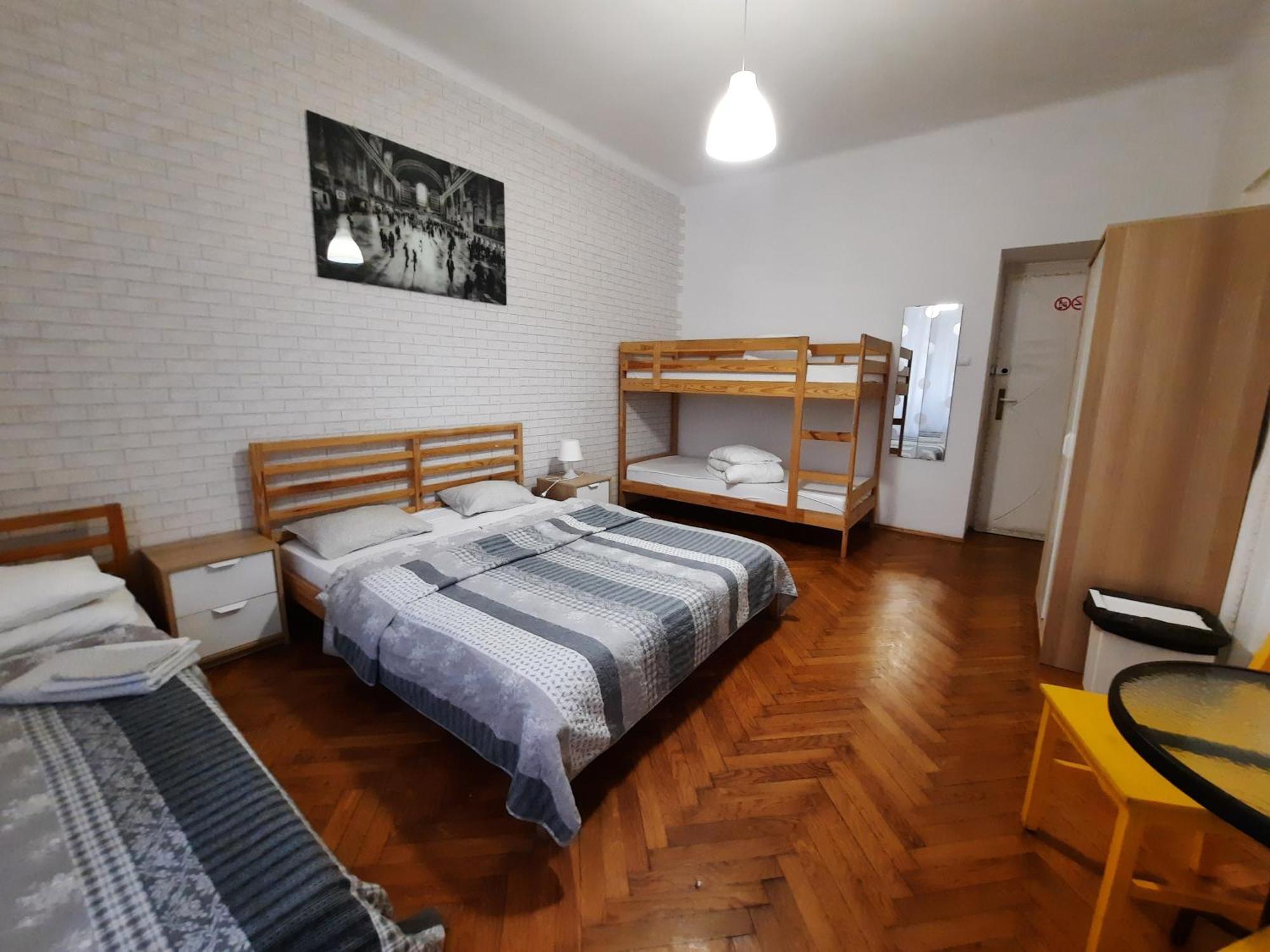 Lorf Hostel&Apartments Krakow Dış mekan fotoğraf